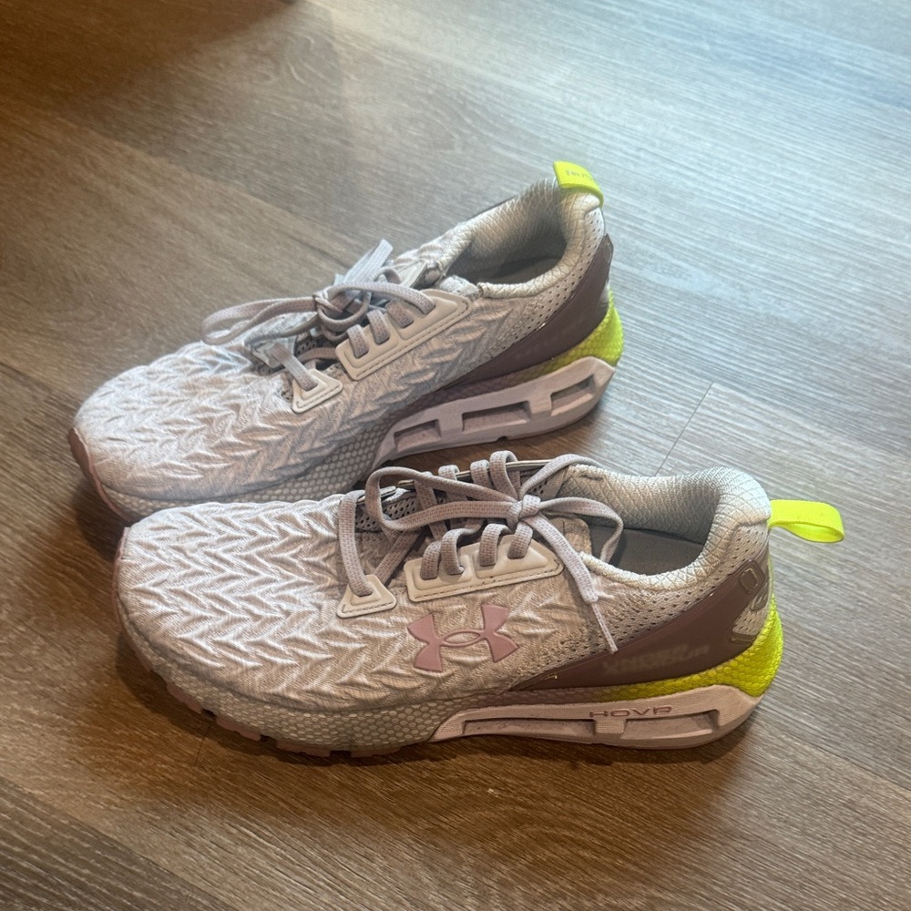 Under Armour running Sneakers - Gray and Neon Yellow